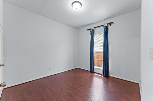 Building Photo - 5230 Pebble Bluff Ln
