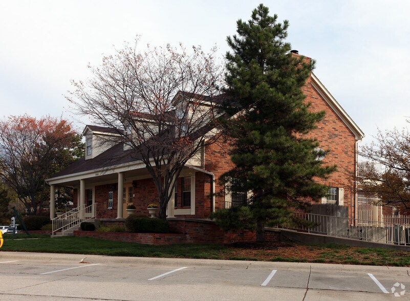 Windsor Court 7302 Queen Anne Ct Indianapolis IN 46227 Apartment Finder