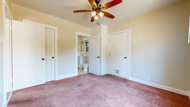 Building Photo - Charming 2 Bedroom 1 Bathroom Single Famil...