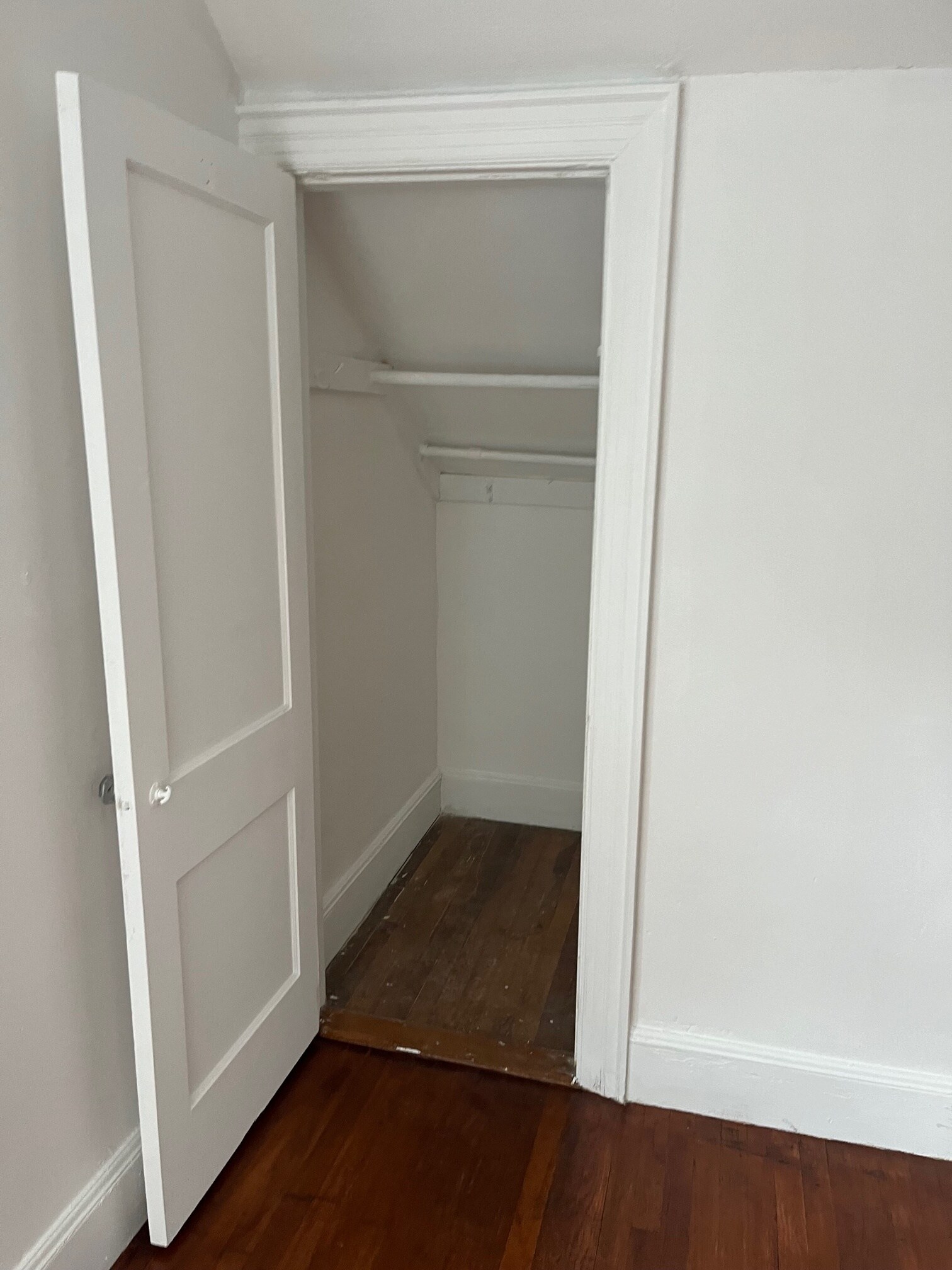 2nd Bedroom closet - 26 South Crescent Circuit