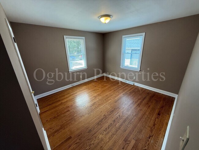 Building Photo - 2621 Stockton St