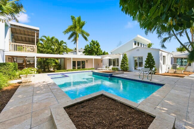 Building Photo - 3208 N Flagler Dr