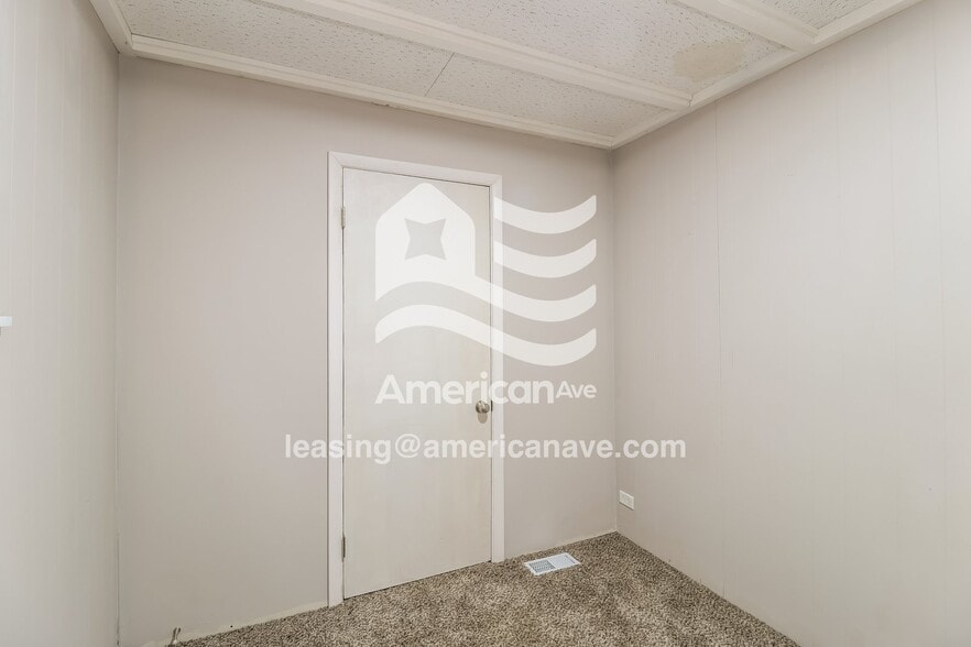 Building Photo - 1224 6th Ave