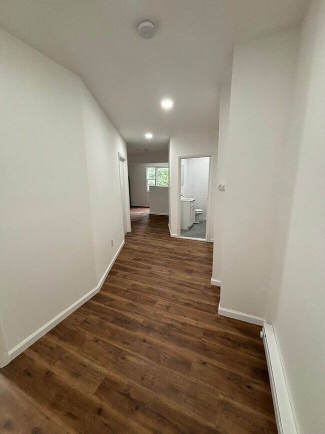 Building Photo - 437 Schwartz Ave