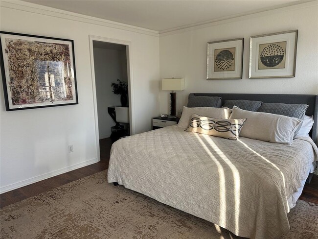 Building Photo - 1122 Colorado St