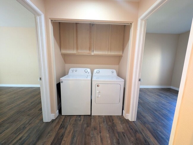 Building Photo - 141 Tuscany Ct