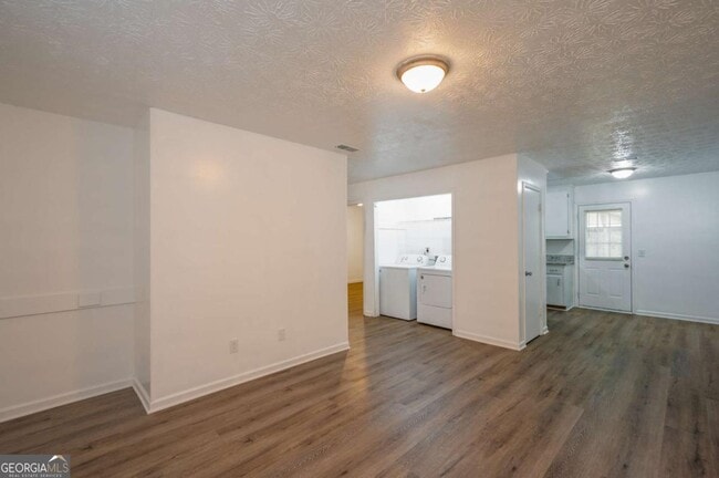 Building Photo - 414 Wall St