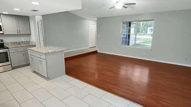 Building Photo - 2963 Moore Dr