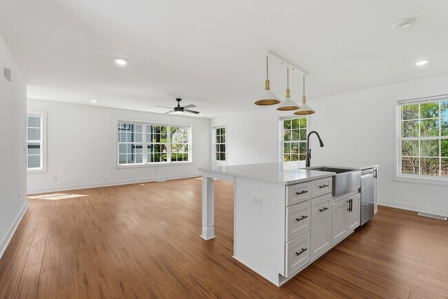 Building Photo - 203 Oceola Ave