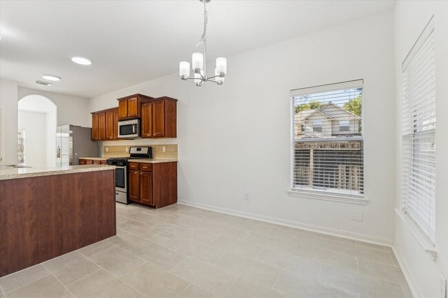 Building Photo - 25322 Sierra Woods Ln