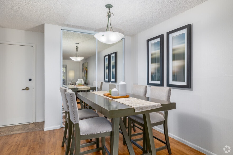 B2 1BR, 1BA - 740SF - Dining Room - Prescott Apartments