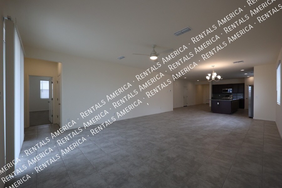 Building Photo - 1142 E Westwood Dr