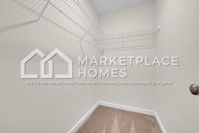 Building Photo - 170 Kings Wy