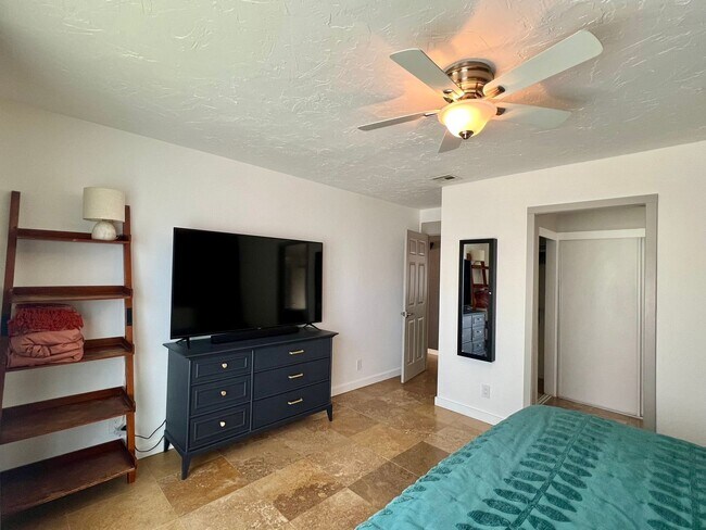 Building Photo - Furnished, 1-Year Long-Term Rental