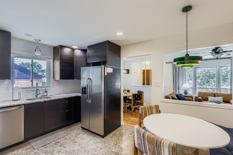 Building Photo - 909 Ogden Cir