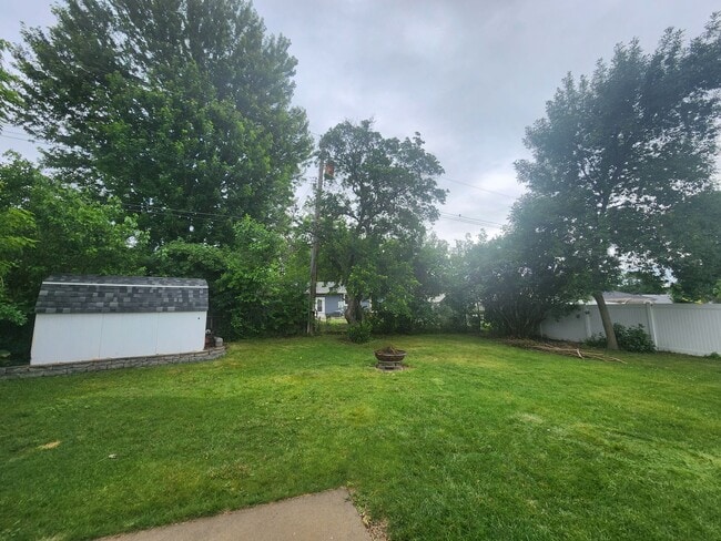 Building Photo - 808 S Jessica Ave