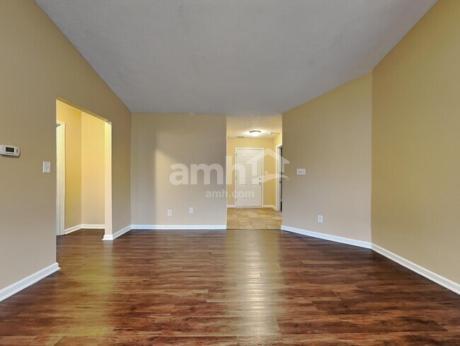 Building Photo - 17 Mark Twain Ct