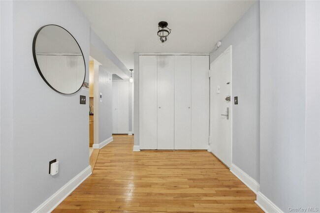 Building Photo - 21 Fairview Ave