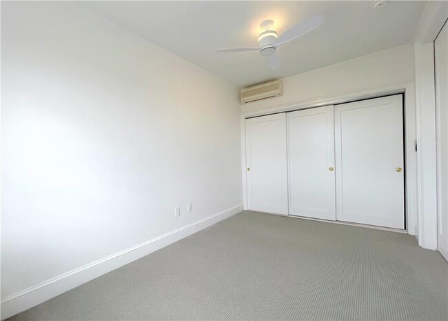 Building Photo - 490 Bleeker Ave