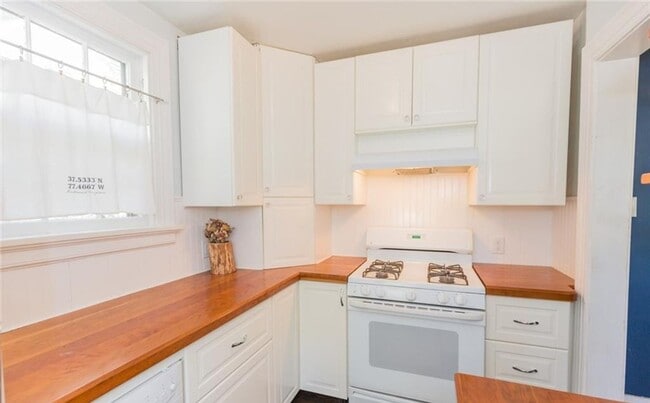 Building Photo - Great House for rent Maymont and Texas Beach area