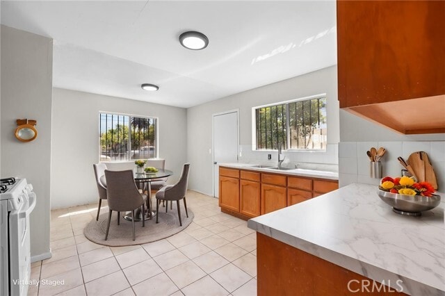 Building Photo - 207 Flora St