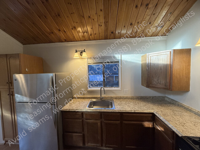 Building Photo - Pet-Friendly Two Bedroom Cabin in Sugarloaf!