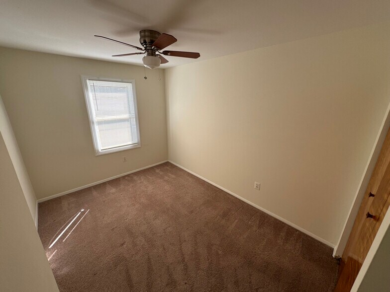 Building Photo - 9739 Bragg Ln