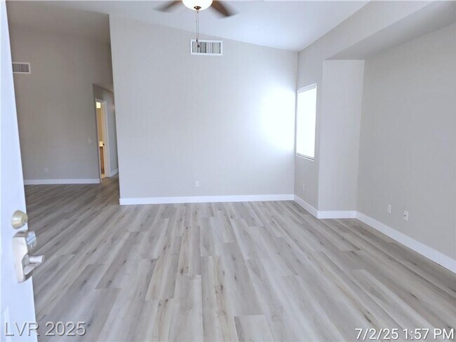 Building Photo - Bright Green Valley Condo in Gated Southpa...