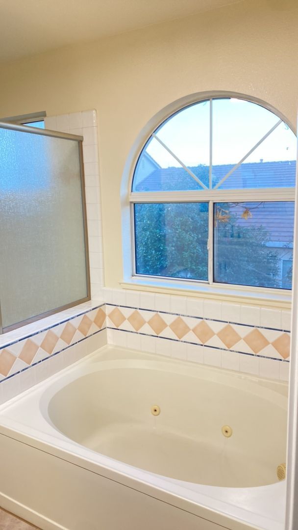 Building Photo - Charming Home in Turlock's Alpine Estates