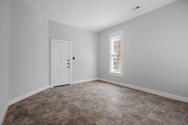 Building Photo - 2125 Grove Ave