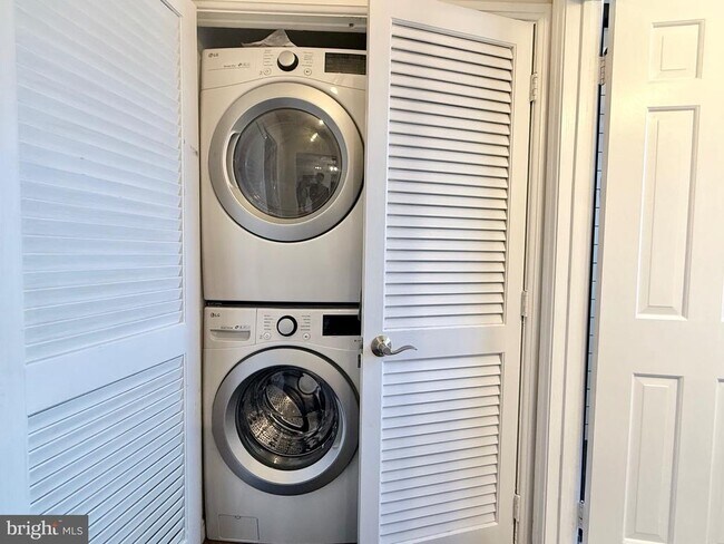 Building Photo - 4628 36th St S