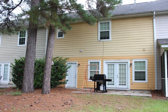 Building Photo - Wellstone Townhouse