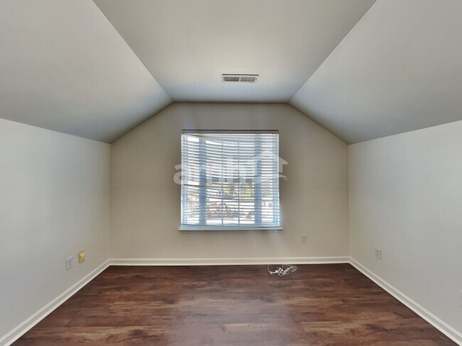 Building Photo - 6747 Thistle Down Dr