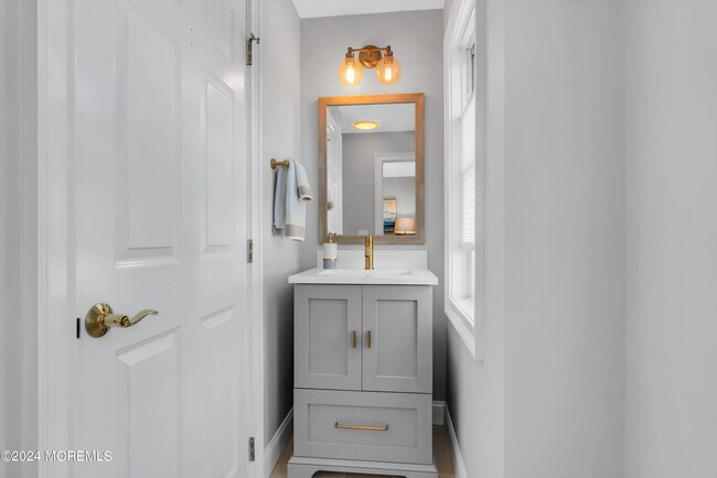 Building Photo - 118 Beacon Blvd