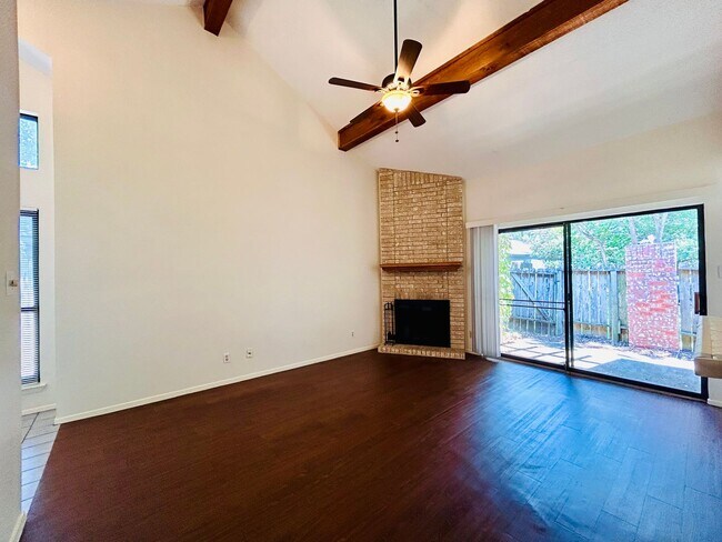 Building Photo - 3801 Manchaca Rd #1 78704 | 1 bed 1 bath $1495