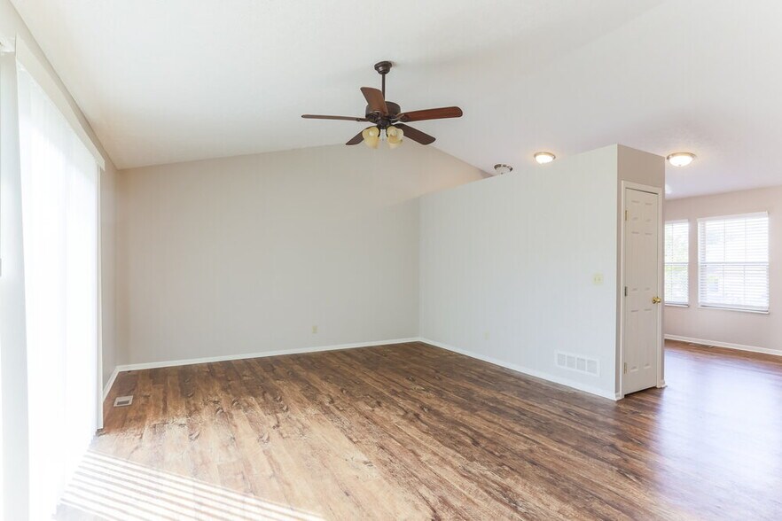 Building Photo - 1009 Allison Dr