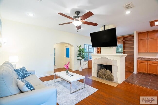 Building Photo - 3495 Boca Chica Blvd