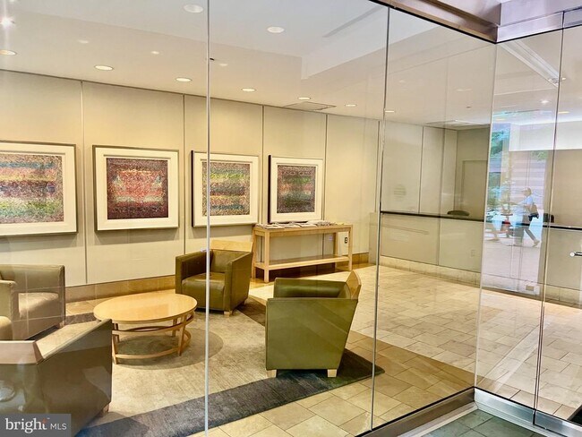 Building Photo - 1117 10th St NW