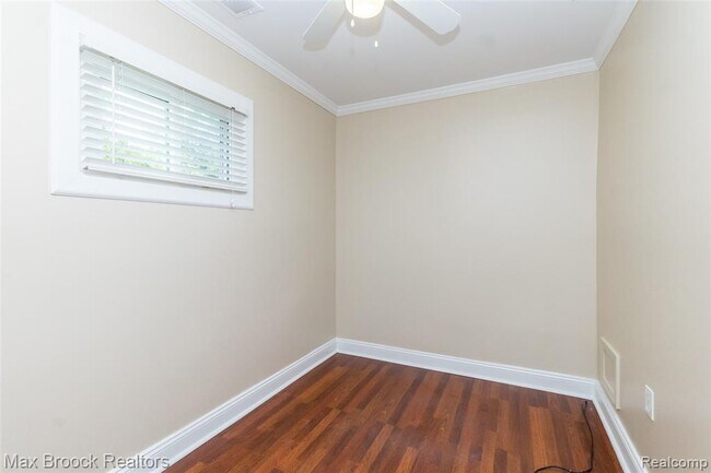 Building Photo - 2742 Inman St