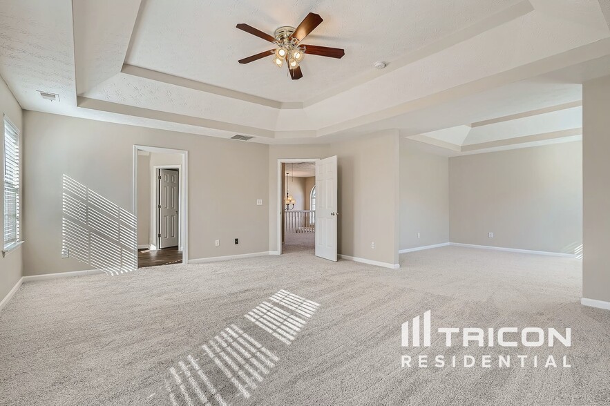 Building Photo - 6070 Autumn Green Dr