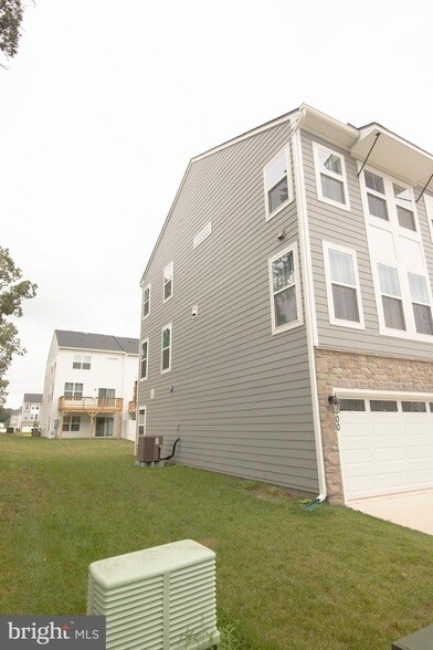Building Photo - 4100 Bolton Ct