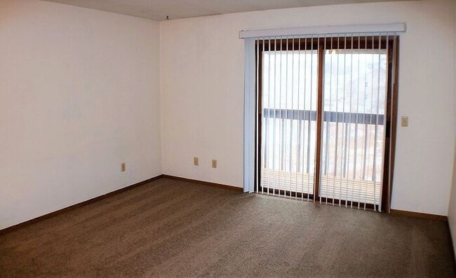 Building Photo - $900 | 1 Bedroom, 1 Bathroom Condo | Cat Friendly* | Available for Immediate Move In!