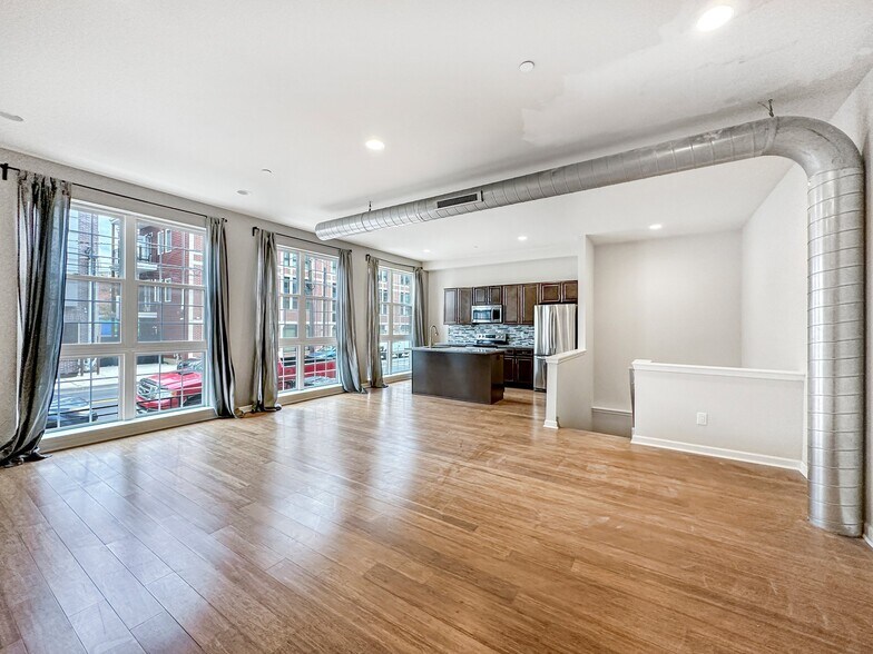 Building Photo - 2418 Frankford Ave