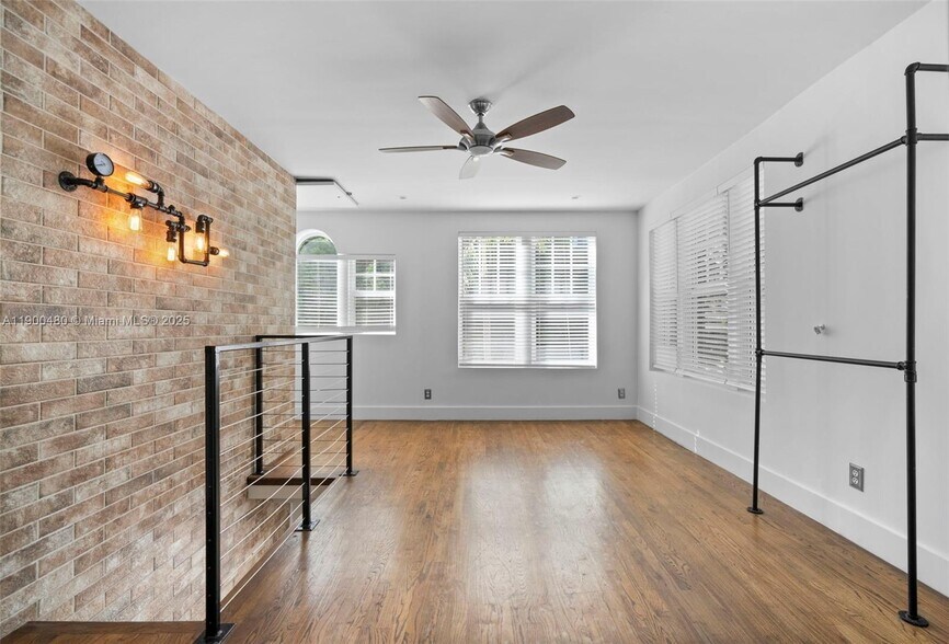 Building Photo - 739 2nd St