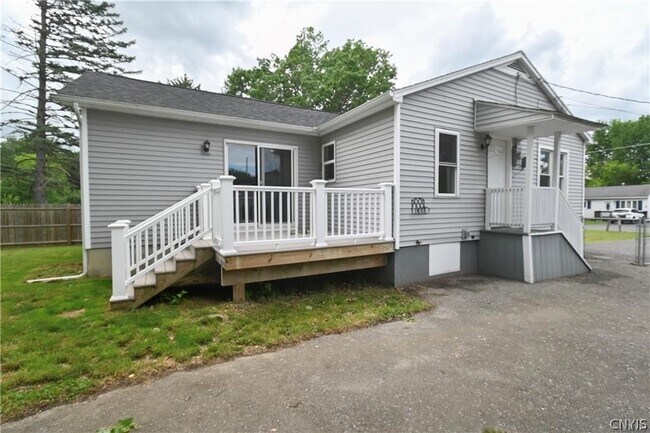 Building Photo - 5854 Reis Dr
