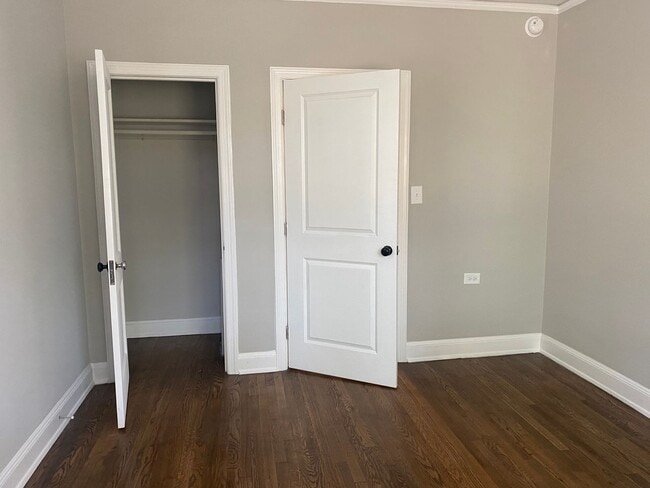 Building Photo - 1 Bedroom 1 Bathroom Unit-First Floor