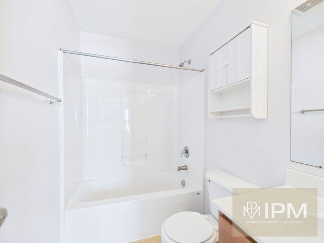 Building Photo - Modern 3 Bedroom Townhome with Garage & Outdoor Amenities!