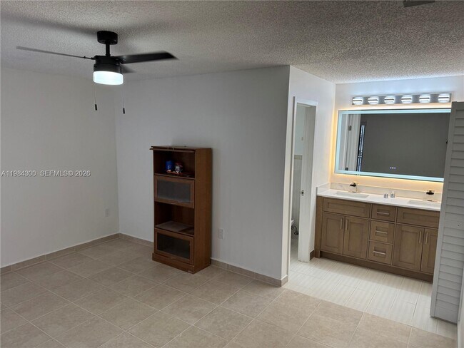 Building Photo - 14325 SW 11th Terrace