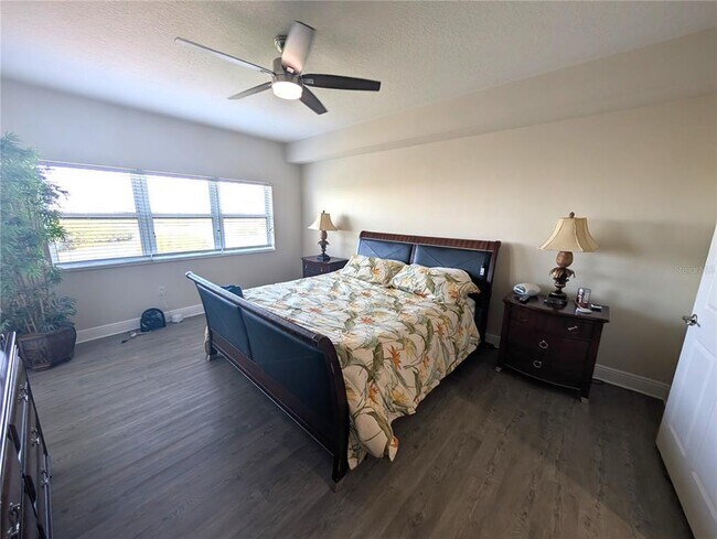 Building Photo - 7070 Key Haven Rd