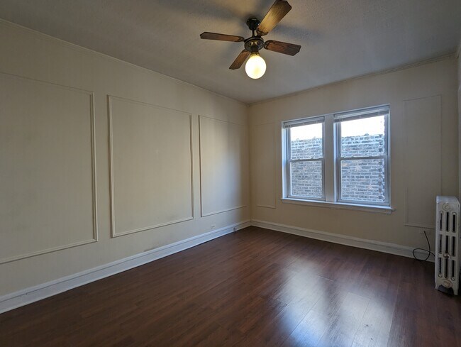 Building Photo - 2825 N Burling St